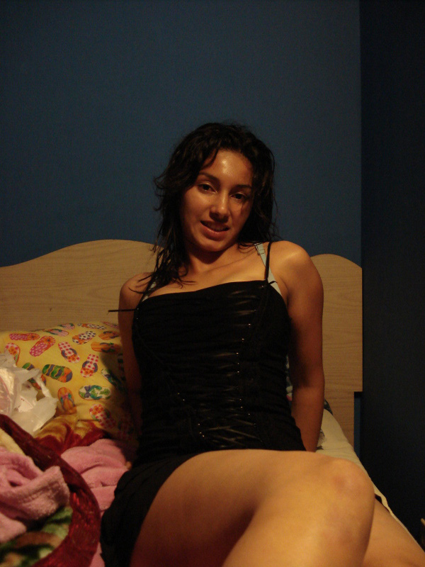 Horny Looking Desi Babe Loves Big Cock