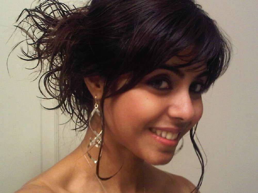 Hot juicy indian girl posing on camera