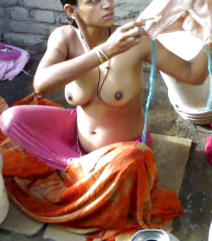 Indian Babe Nude Taking Outdoor Shower