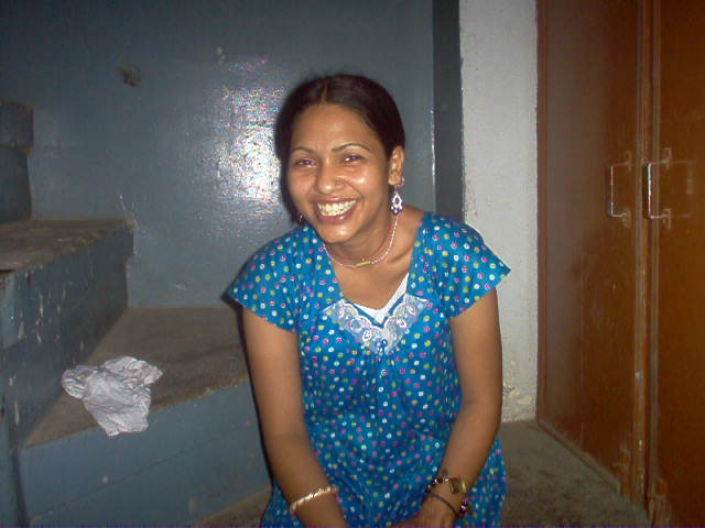 Hot indian gf with her boyfriend gettign her boob sucked