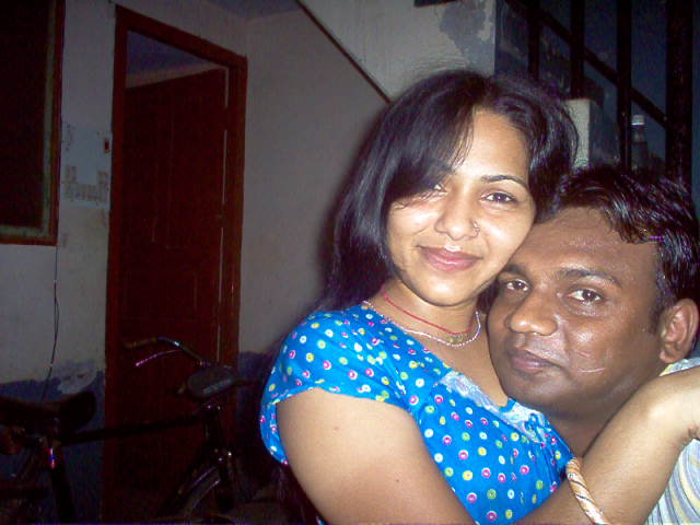 Hot indian gf with her boyfriend gettign her boob sucked