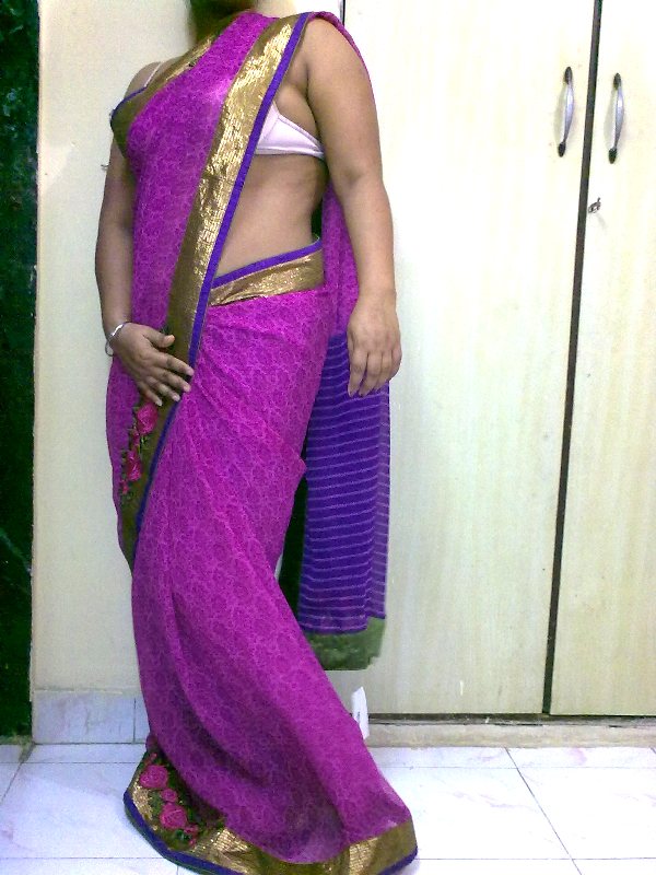 Indian homemaker stripping her traditional indian outfits