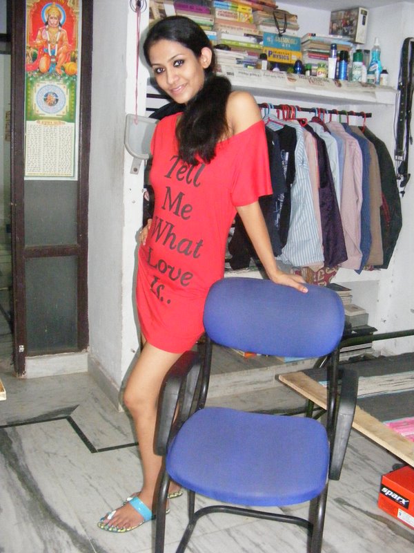 Young Indian Girl Raveena Posing Hot