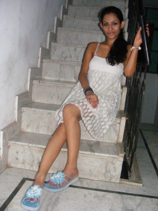 Young Indian Girl Raveena Posing Hot