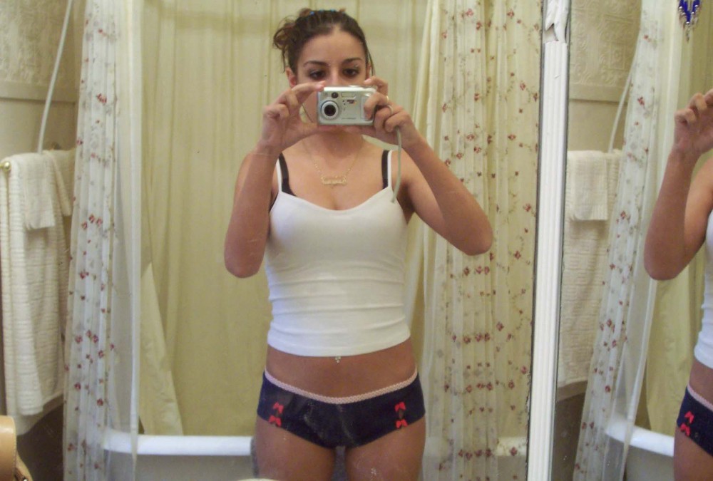 Desi Girl Captured Nude Toilet