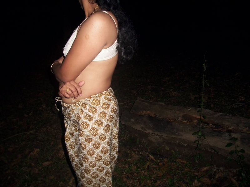 Indian wife exposing her juicy boobs on camera