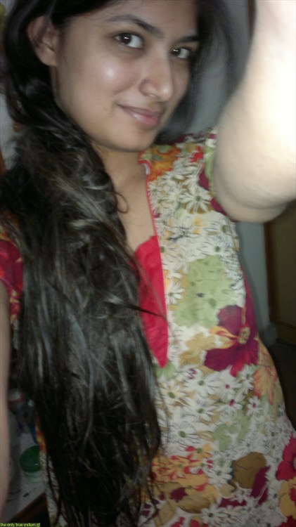 Pakistani Sexy Hasina Nude Showing Tits