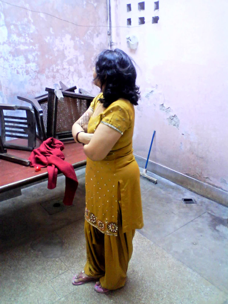 Mumbai based indian wife getting naked to have some rough sex