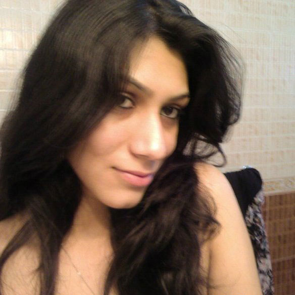 Horny Indian Girl Fingering Her Pussy