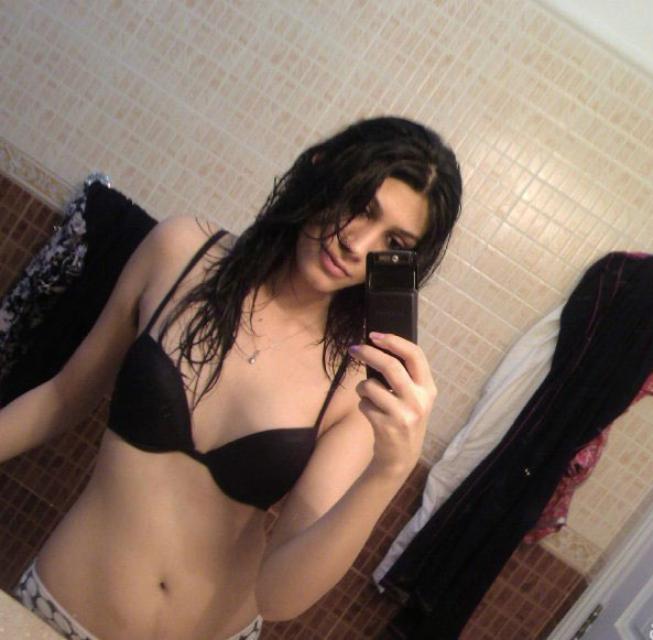 Horny Indian Girl Fingering Her Pussy