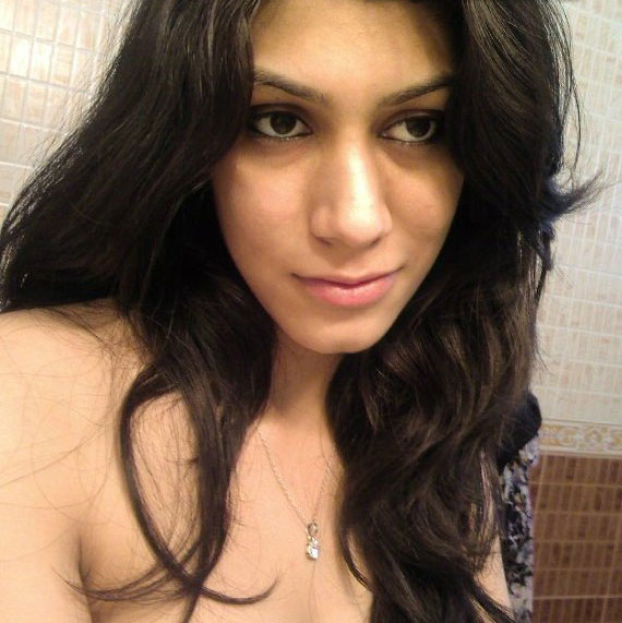 Horny Indian Girl Fingering Her Pussy