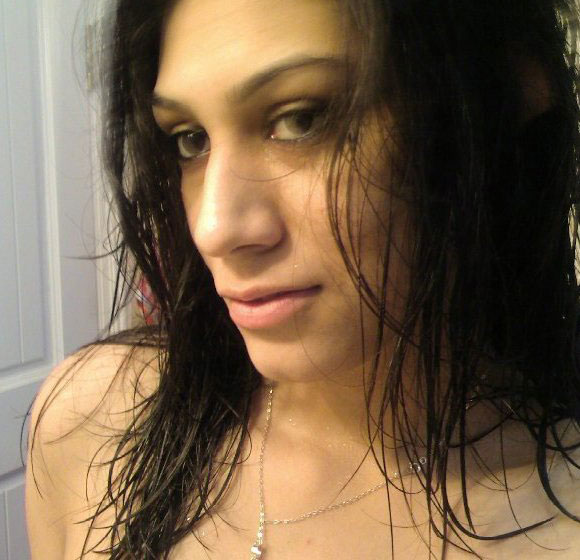 Horny Indian Girl Fingering Her Pussy