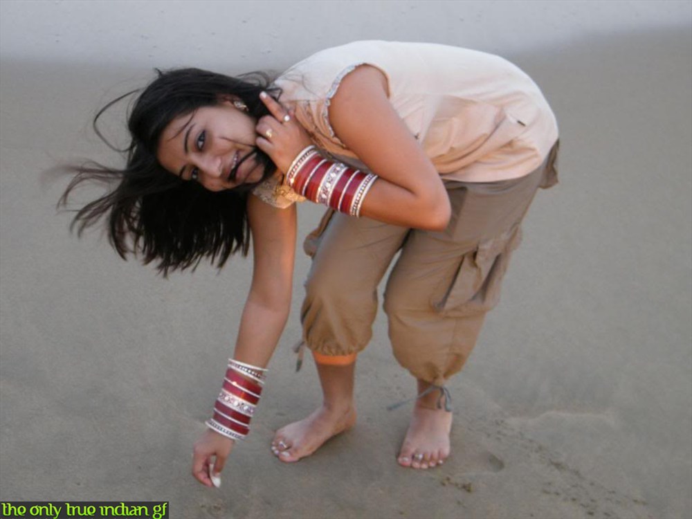 Young Mian Biwi Ki Suhaag Raat Chudai Images