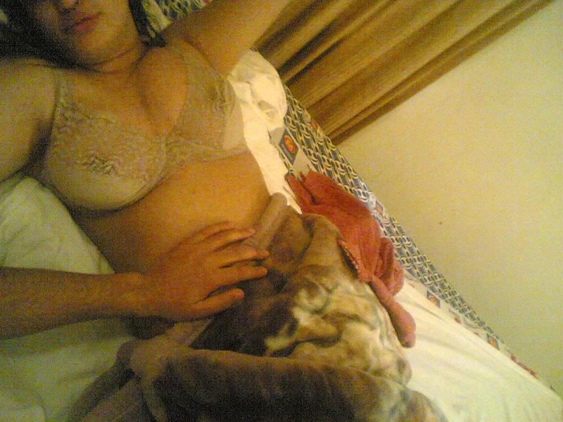 Sexy indian gf stripping naked her bedroom in front of boyfriend