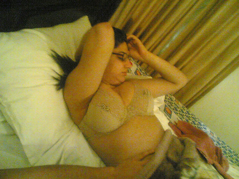 Sexy indian gf stripping naked her bedroom in front of boyfriend