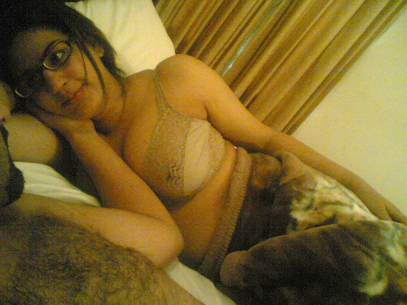 Sexy indian gf stripping naked her bedroom in front of boyfriend