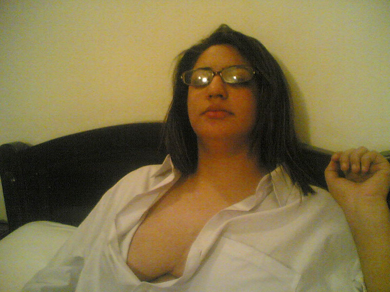 Sexy indian gf stripping naked her bedroom in front of boyfriend