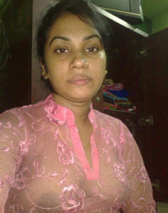 Hot Indian Babe Saraswati Does A Mean tease in toilet