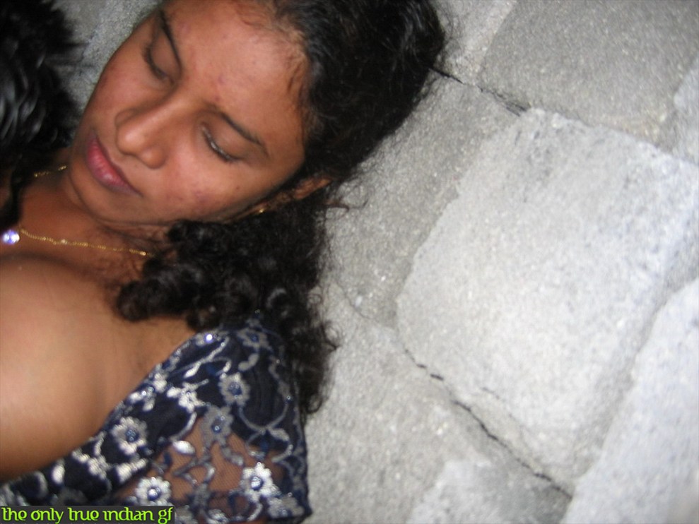 Sri Lankan Sexy Girl Nude Juicy Tits