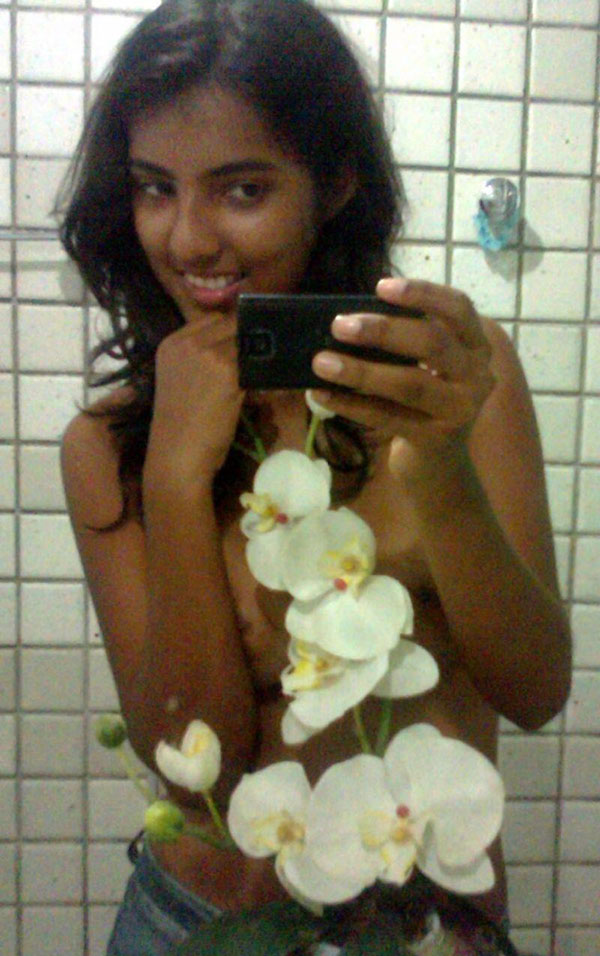 Indian Girl Shower Capturing Her Naked Pics