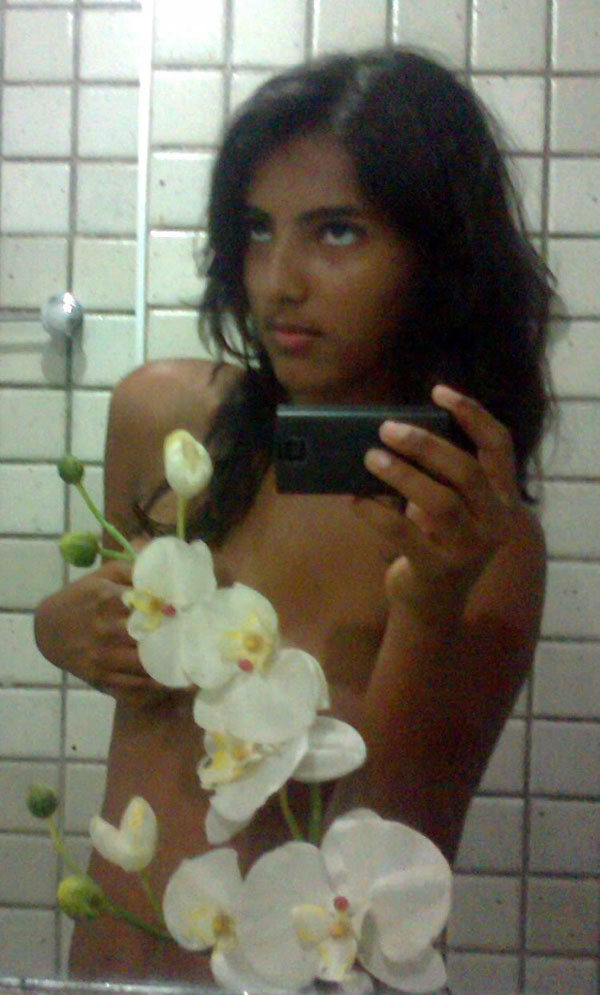 Indian Girl Shower Capturing Her Naked Pics