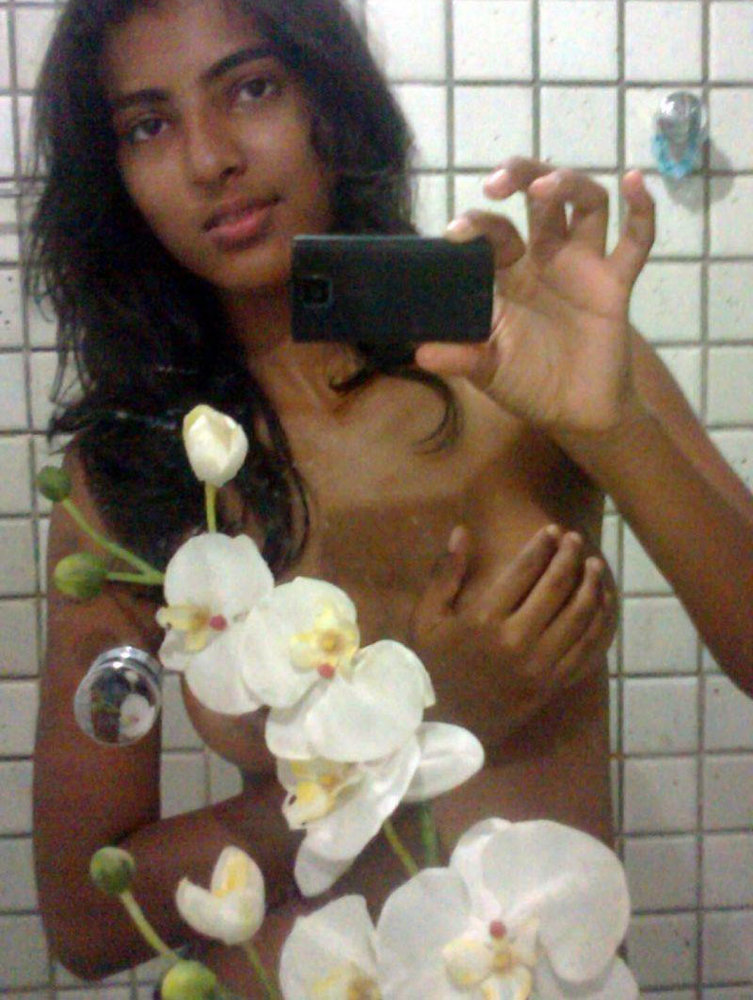 Indian Girl Shower Capturing Her Naked Pics