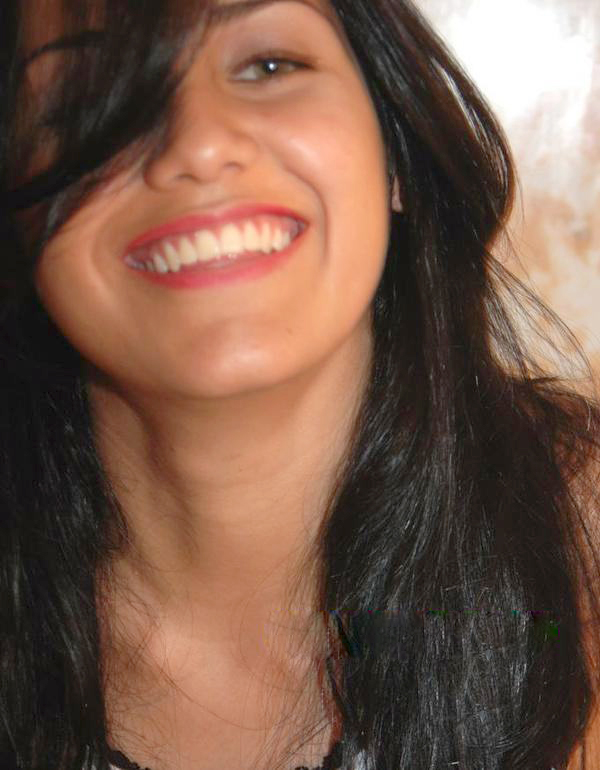 Delicious Indian Babe Taking Her Top Off