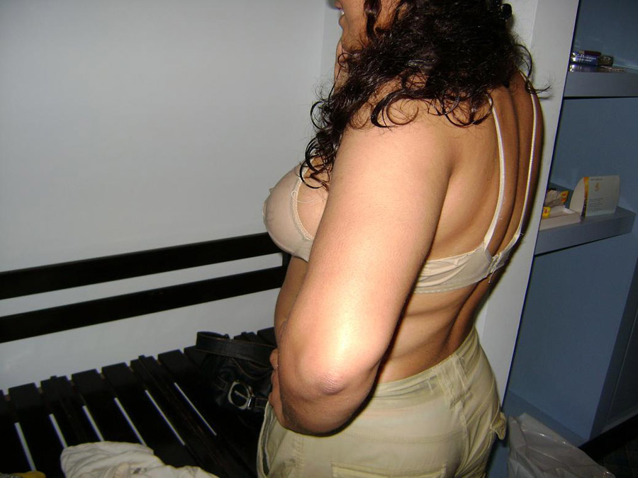 Spicy Pictures Of Naked Amateur Indian Wife Posing