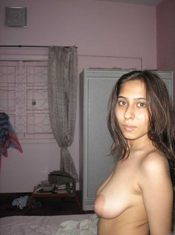 Smart Desi Girl Ambika Nude