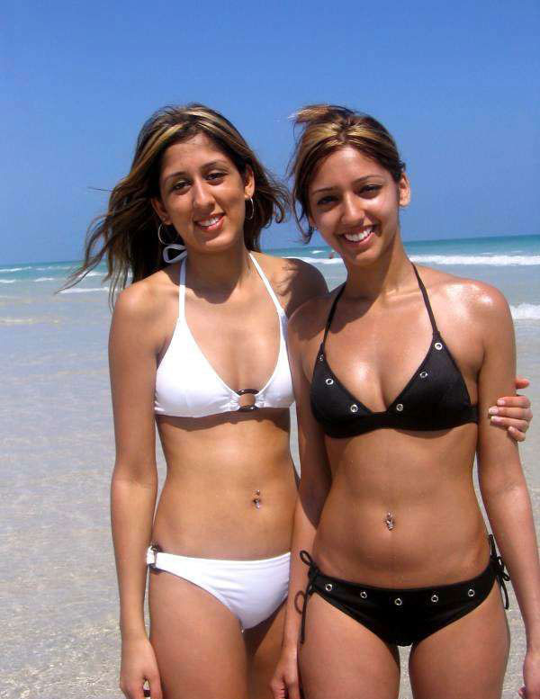 Indian girls bikinis showing off
