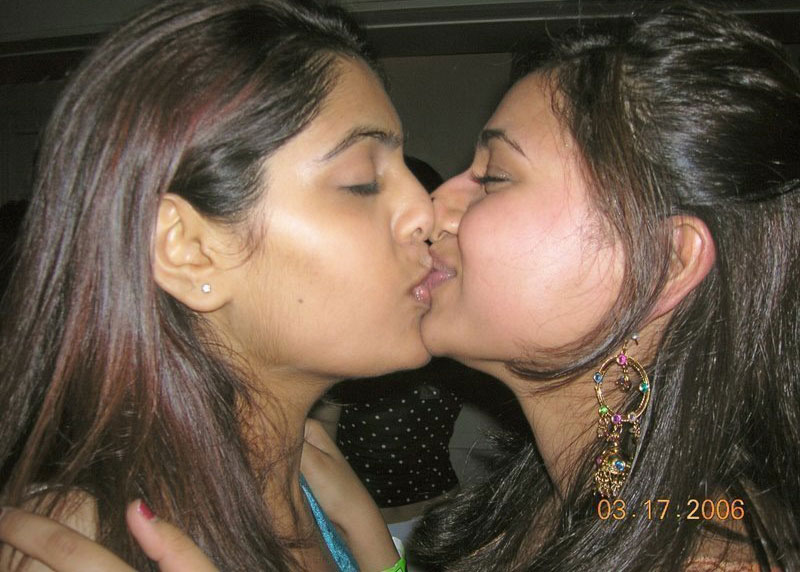 Indian girls bikinis showing off