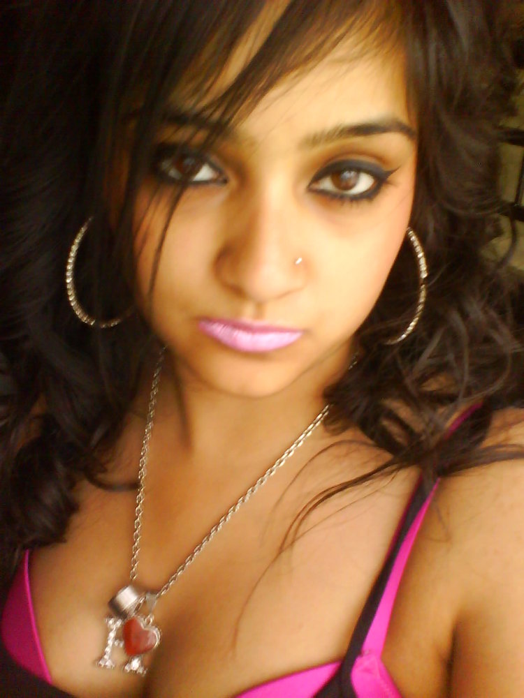 Kamila Hot Indian Girl Nude Photos