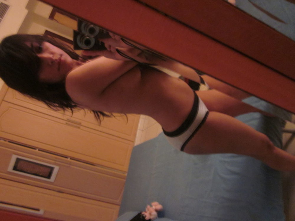 Desi Girl Toilet Nude Pics