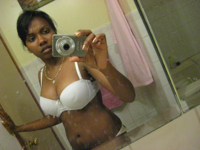 Hot indian catching her private moments