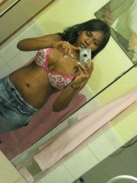 Hot indian catching her private moments