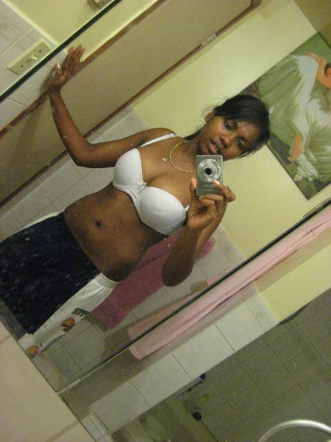 Hot indian catching her private moments