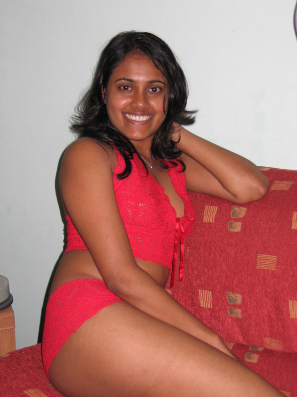 Hot indian catching her private moments