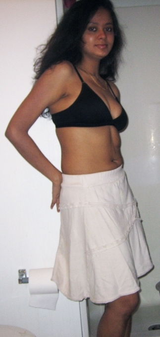 Indian Couple Leaked Honeymoon Pics