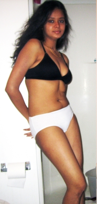 Indian Couple Leaked Honeymoon Pics