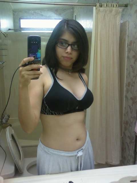 Juicy indian school girl exotic mood taking pics