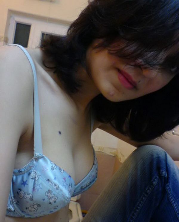 Indian Girl Nude Selfie Pics