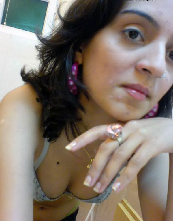 Indian Girl Nude Selfie Pics