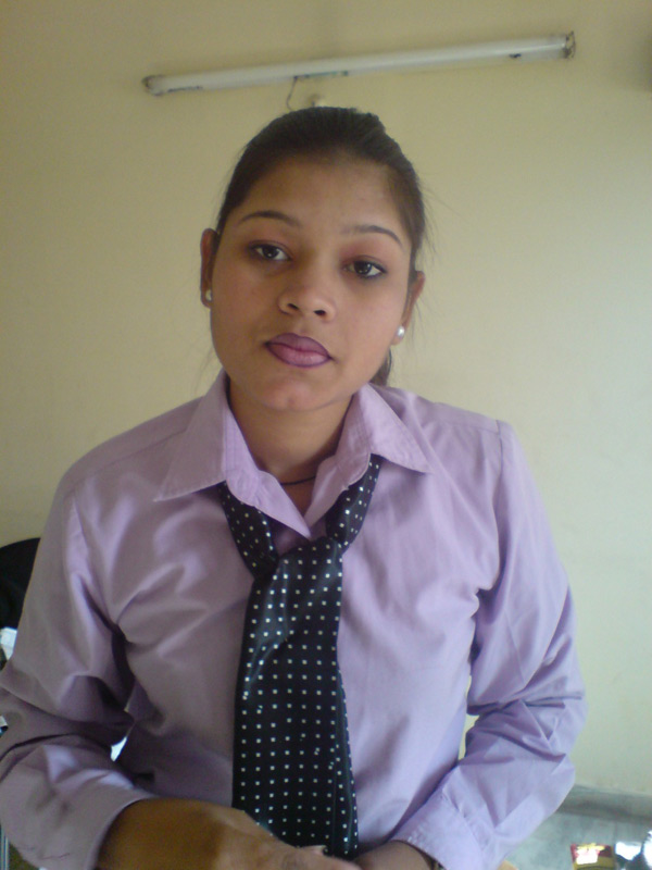 Juicy indian girl naked in bedroom