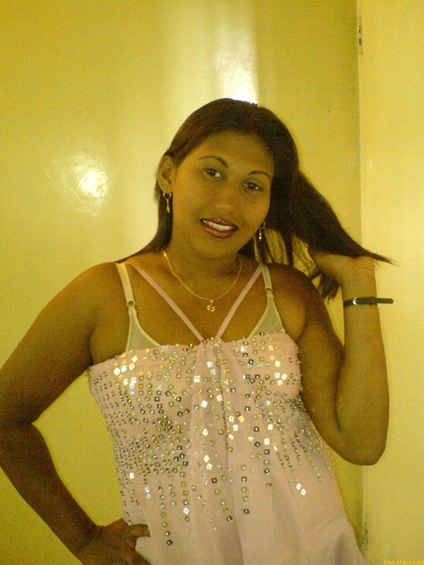 Juicy indian girl naked in bedroom