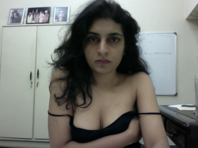 Hot Sexy Indian Babe On Webcam