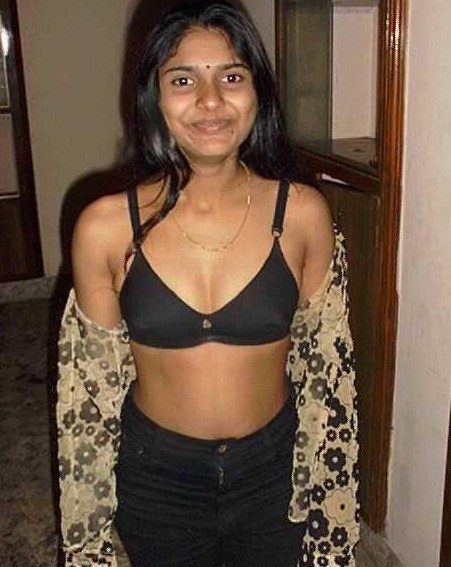 Newly married indian girl stripping herself off