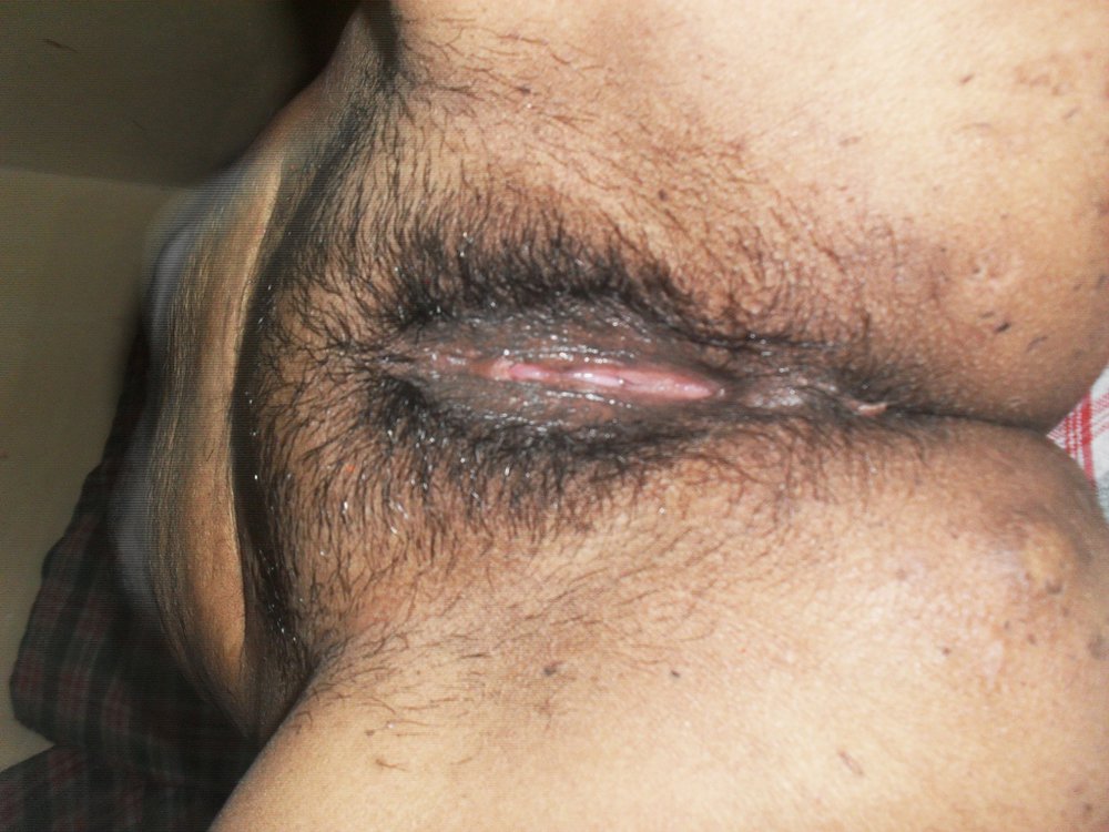 Bhabhi Porn Photos Showing Off Her Big Ass