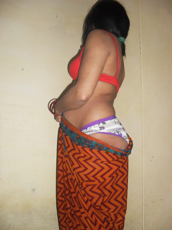 Bhabhi XXX Porn Pictures & Mature Indian MILF