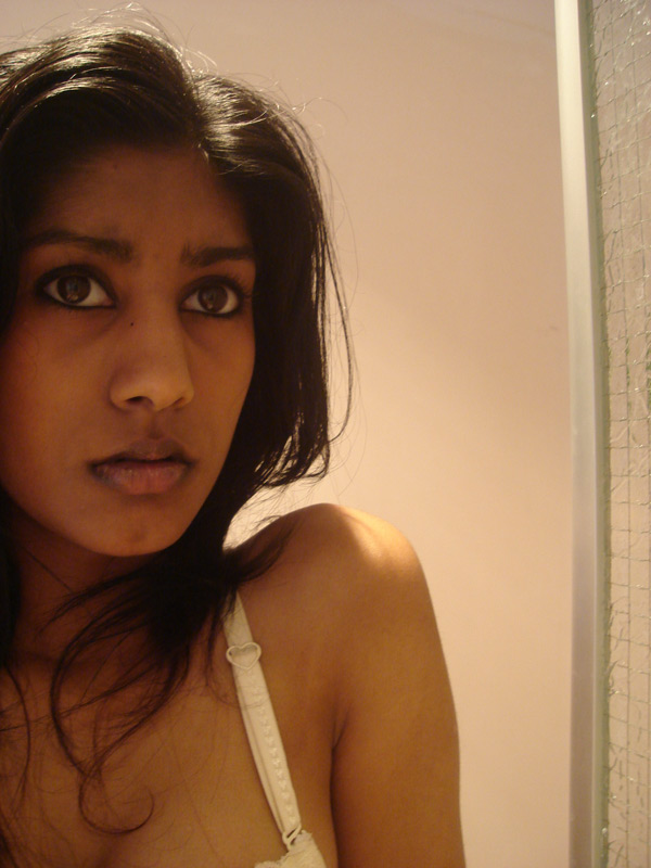 Sexy indian girl friend ready for fuck