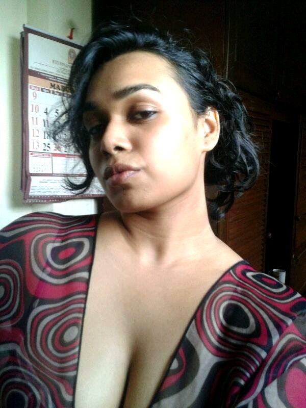 GF XXX Indian Porn Pics Showing Juicy Tits